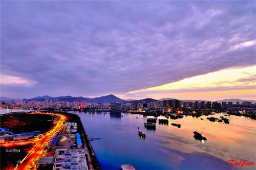 中式快餐创业前景怎么样，2025韩小范炸鸡拌饭加盟都有哪些优势